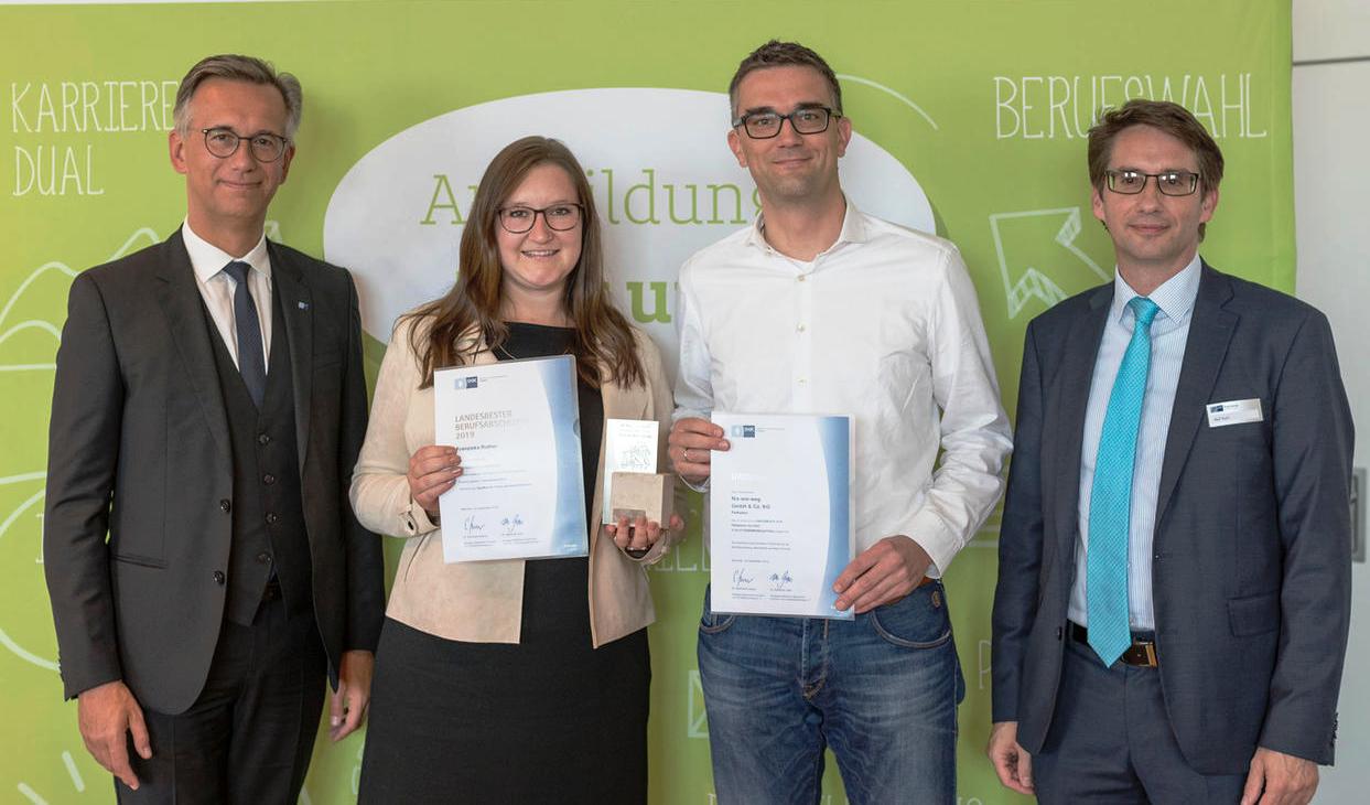 Bestenehrung Aus- und Weiterbildung Sommer 2019 mit Ehrung der Ausbildungsbetriebe Industrie- und Handelskammer Regensburg für Oberpfalz / Kelheim