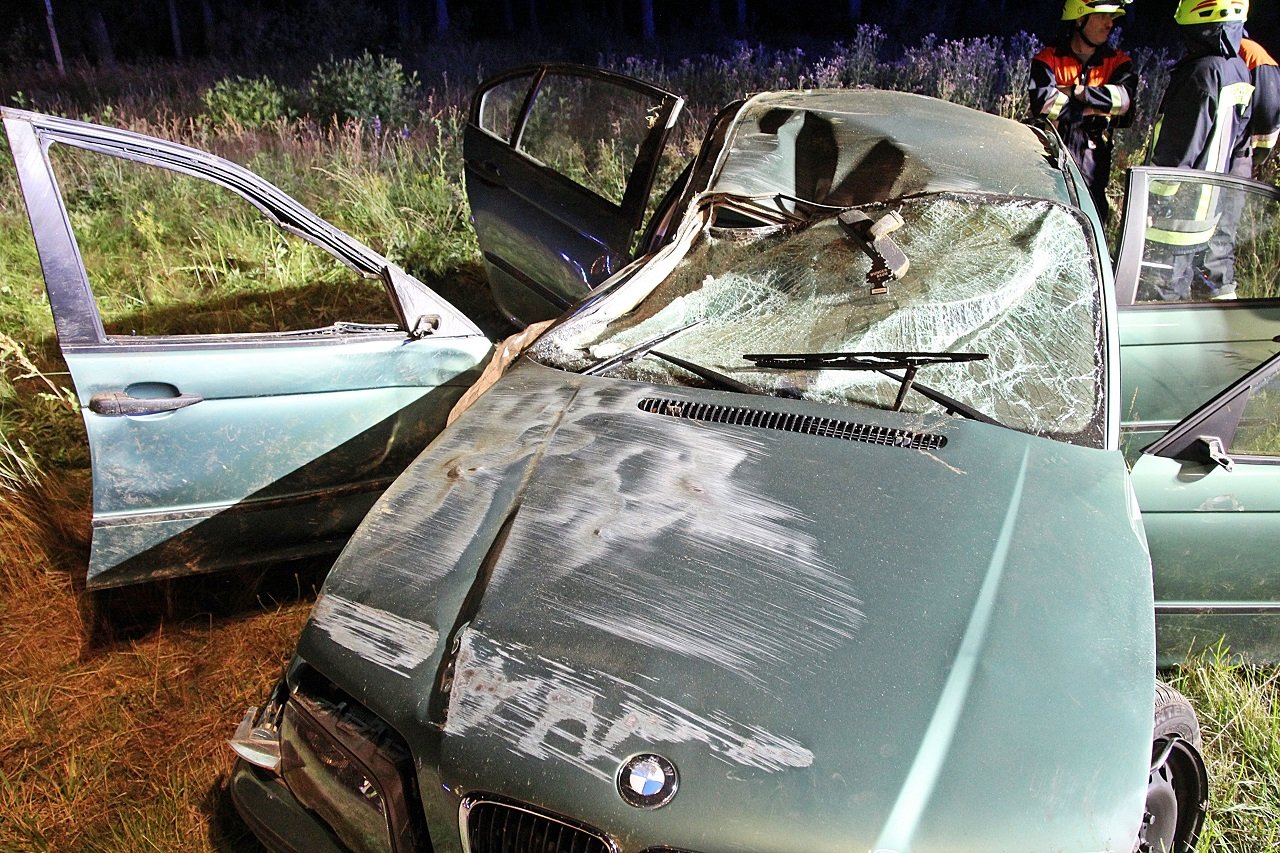 Unfall Weiherhammer BMW überschlägt sich