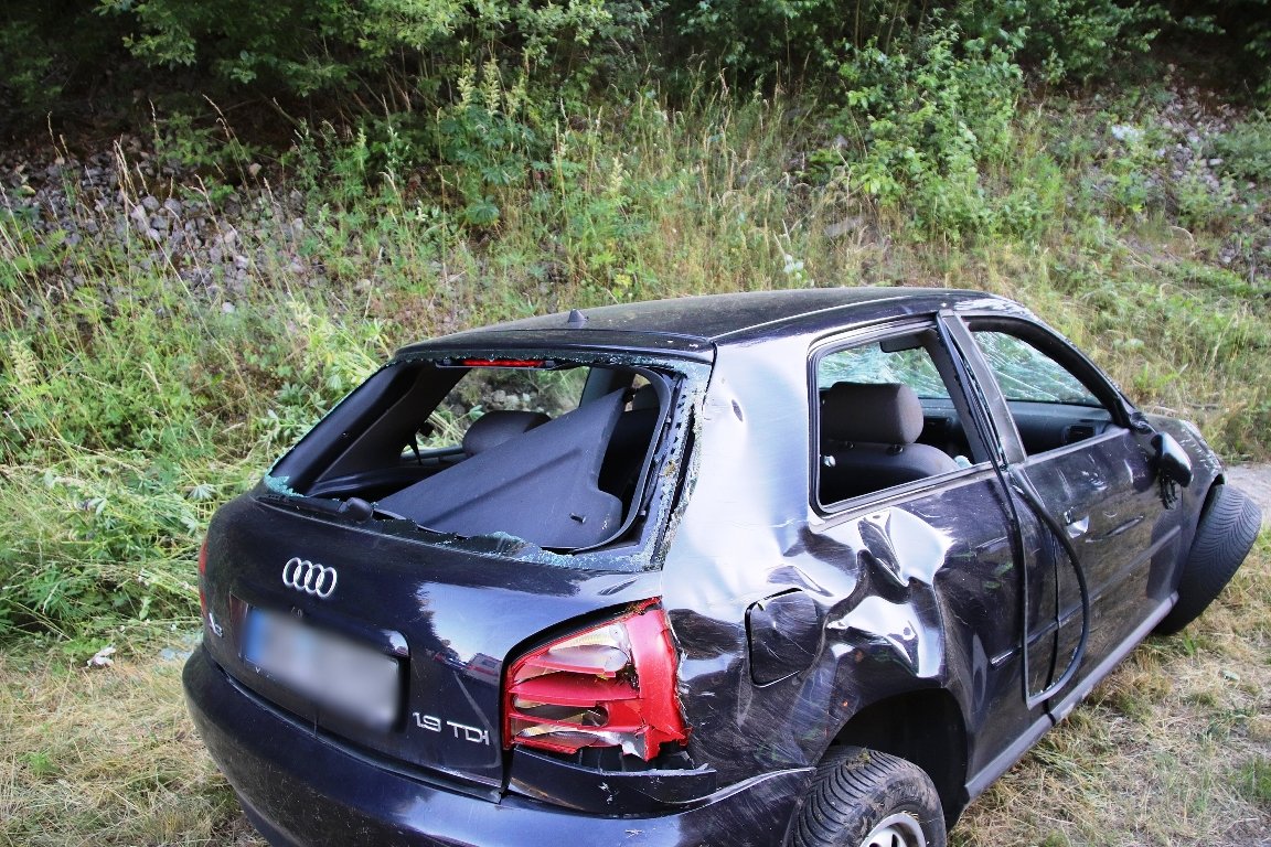 Unfall Audi B299 Hütten