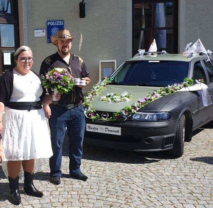 Herzlichen Glückwunsch zur Hochzeit. Nadja Beer und Dominik Memminger haben Ja gesagt! Bild: Privat