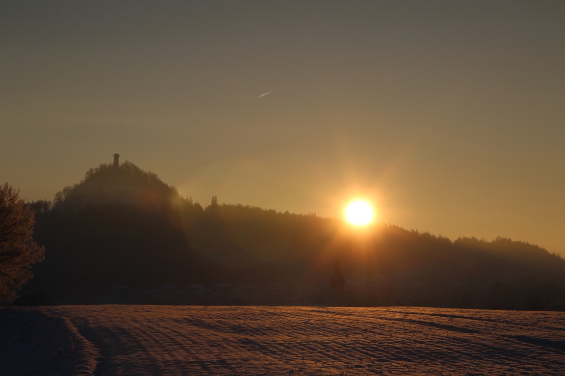 Eisige Temperaturen zum Sonnenaufgang in Neustadt am Kulm.