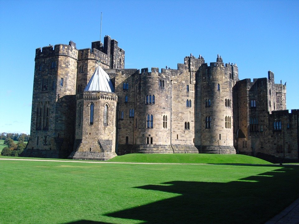 Alnwick Castle Schlossanlage Alnwick Northumberland - pixabay