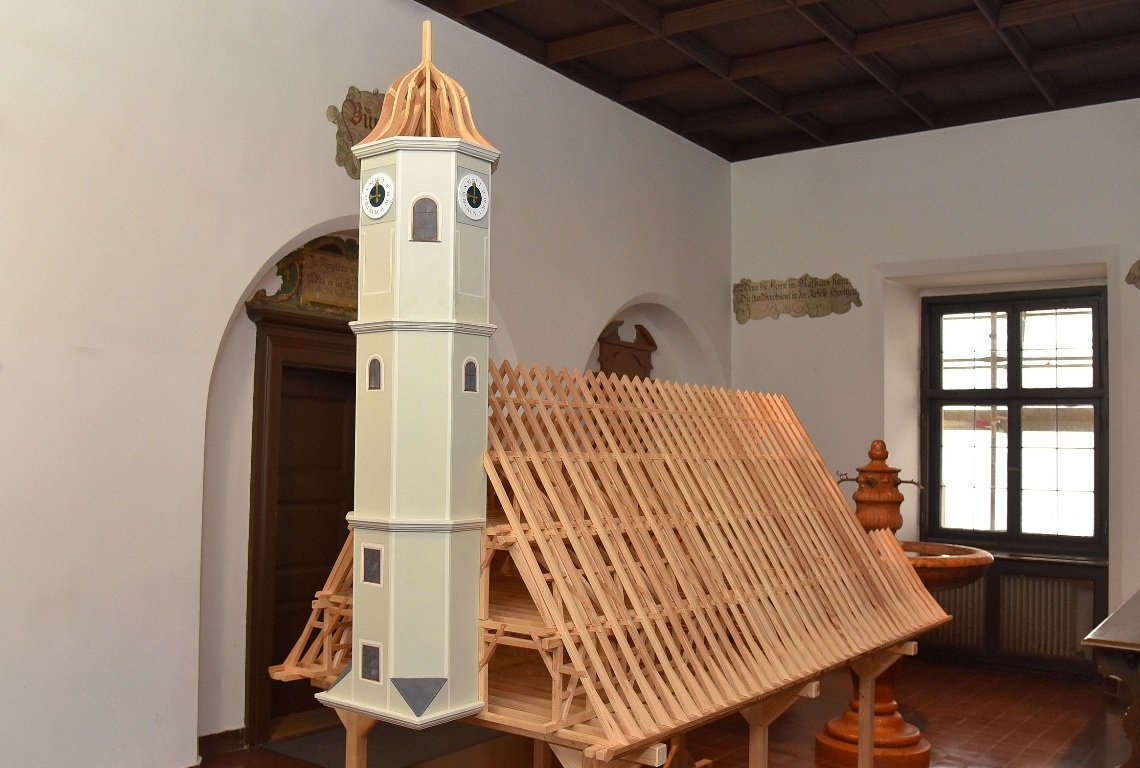 Altes Rathaus Weiden neues Modell Dachstuhls Baustelle