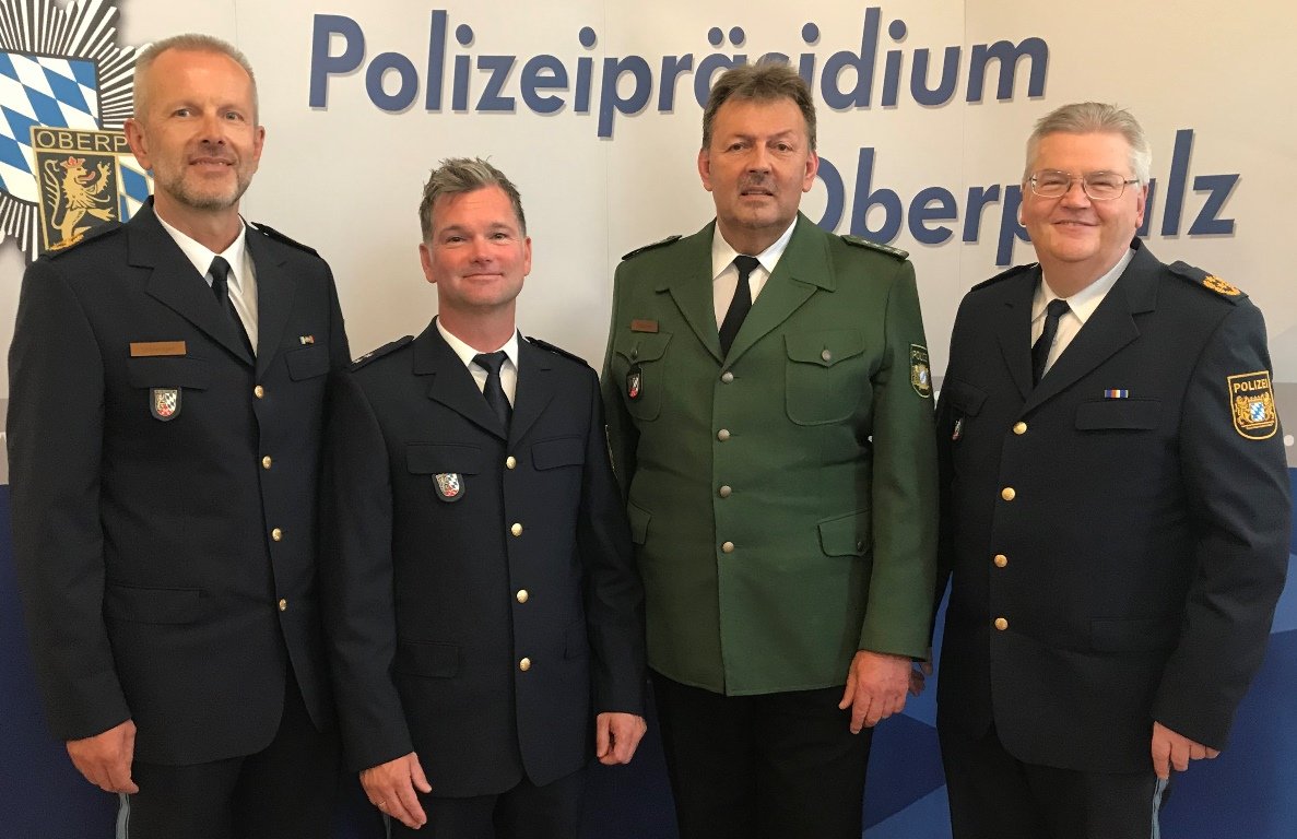 Amtswechsel Polizeiinspektion Waldsassen Neuer Leiter Ruhestannd Bild Polizeipräsidium Oberpfalz