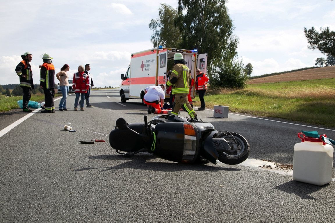 B22 Unfall Motorradfahrer Erbendorf (3)