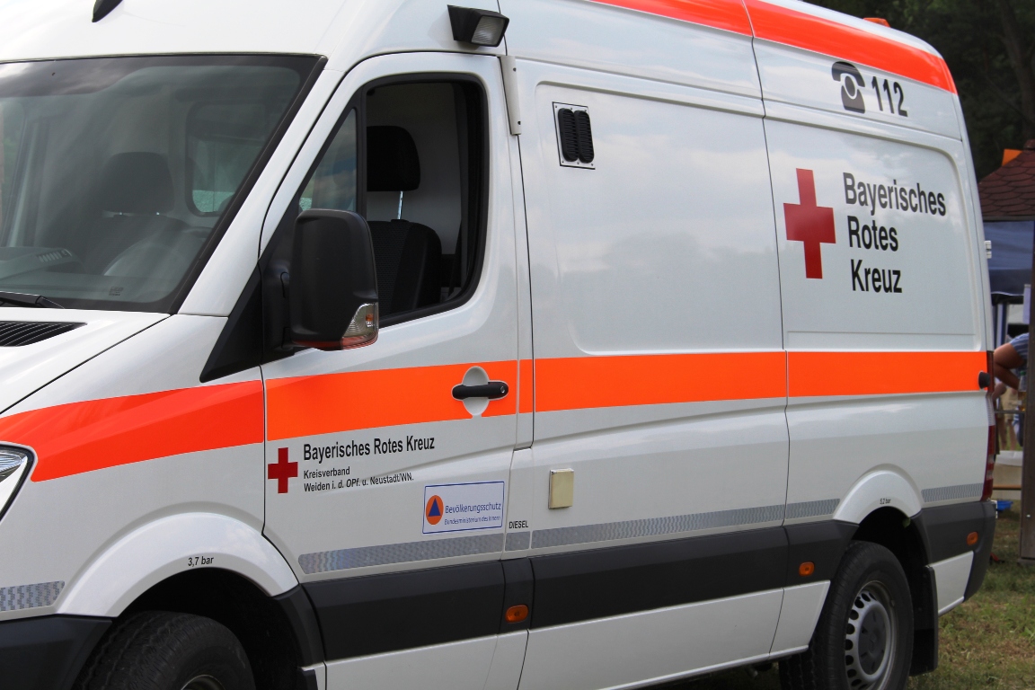 BRK Rettungswagen Rettungsdienst Bayerisches Rotes Kreuz Notruf Notarzt Symbol