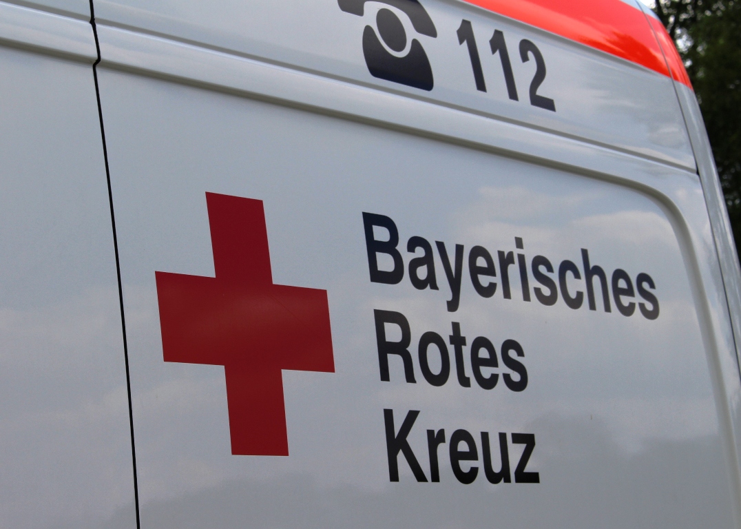 BRK Rettungswagen Rettungsdienst Bayerisches Rotes Kreuz Notruf Notarzt Symbol 2