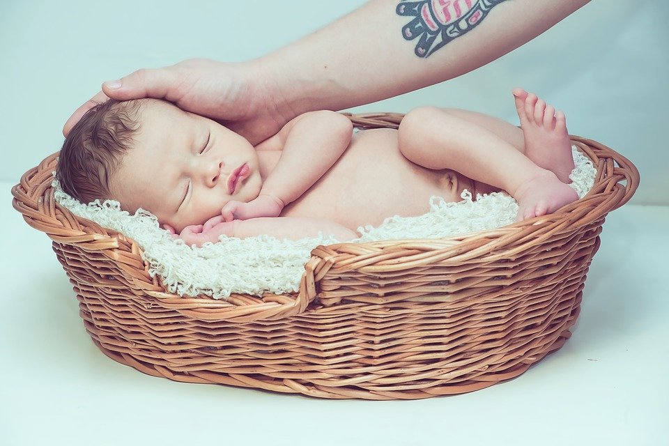 Baby Babys Kind Kinder Nachwuchs Geburten Symbol pixabay 2