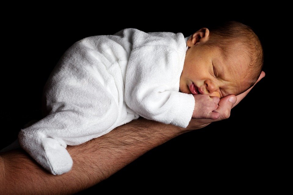 Baby Babys Kind Kinder Nachwuchs Geburten Symbol pixabay 3