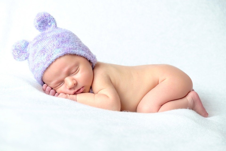 Baby Babys Neugeboren Kind Kinder Fuß Füßchen Symbolbild Symbol pixabay 2