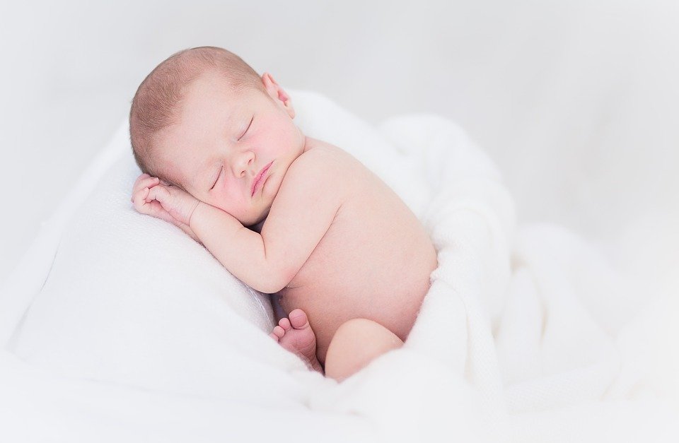 Baby Babys Neugeboren Kind Kinder Fuß Füßchen Symbolbild Symbol pixabay Geburt 2