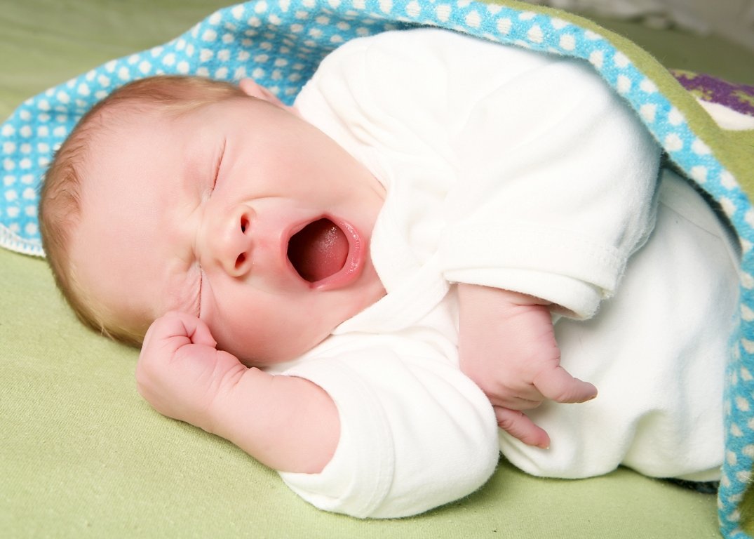Baby Kind gähnen müde