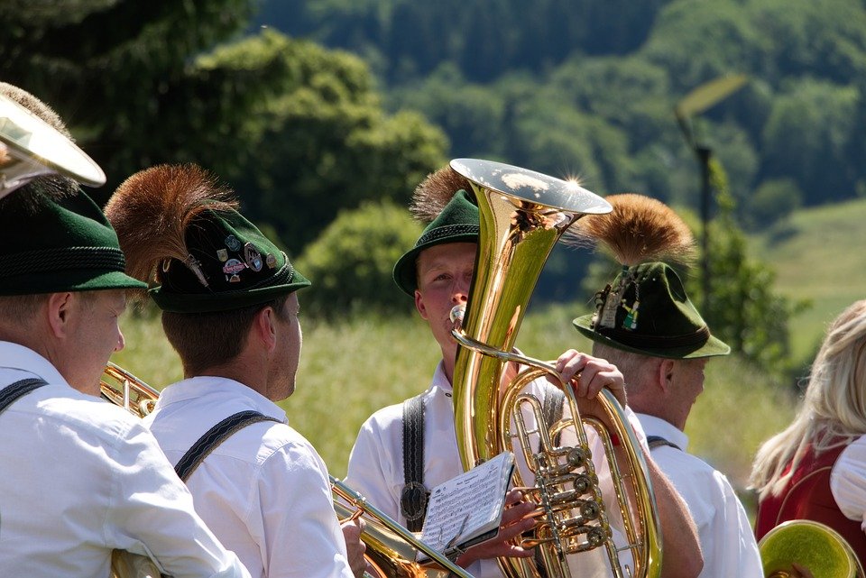 Bayern Symbol Volksmusik Tracht Tradition