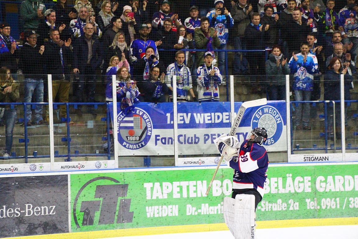 Blue Devils Weiden EHC Waldkraiburg Eishockey Spiel Bilder Jürgen Masching21