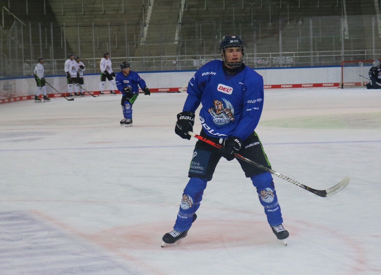 Adrian Klein verstärkt das Blue Devils Team in Weiden. Bild: Matthias Buchleitner, Straubing Tigers