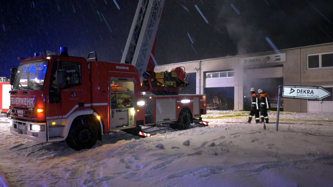 Brand Feuer Kemnath Lagerhalle Spedition Bilder NEWS5 Wellenhöfer12