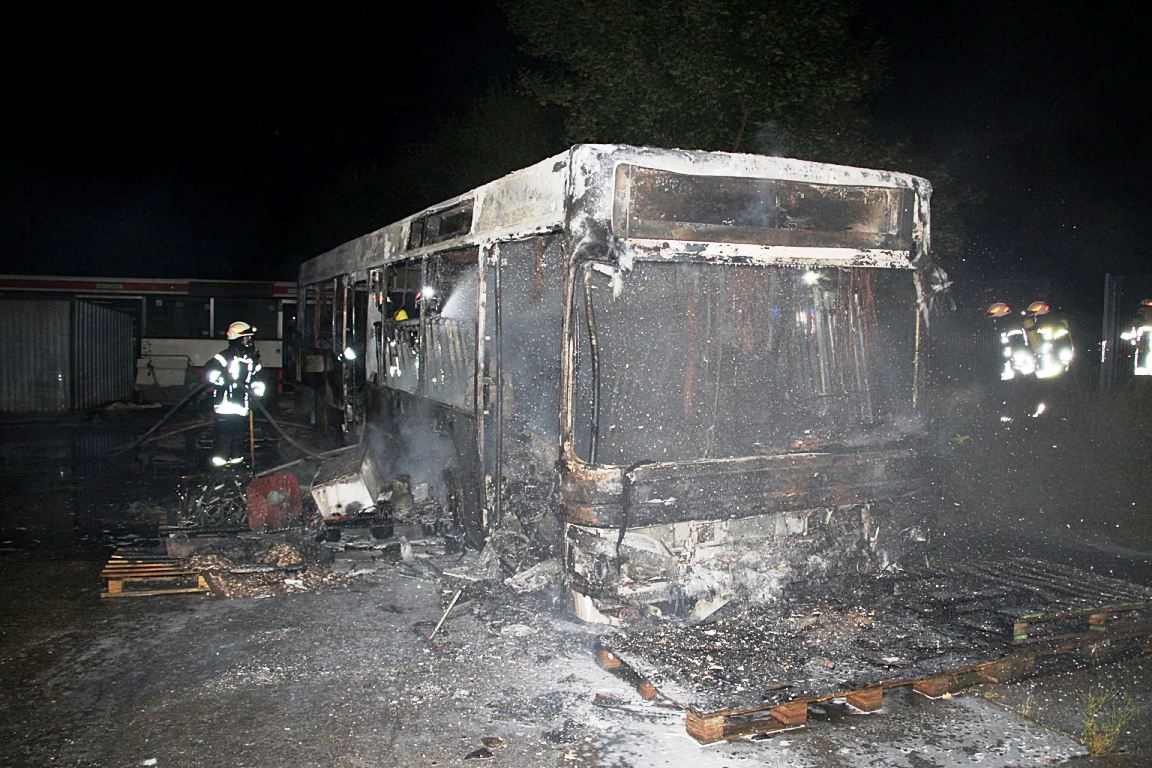 Busunternehmen Feuer Brand Bus brennt aus (1)