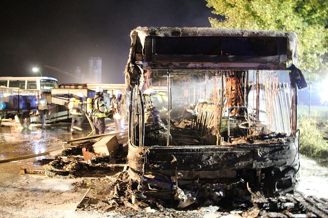Busunternehmen Feuer Brand Bus brennt aus (4)