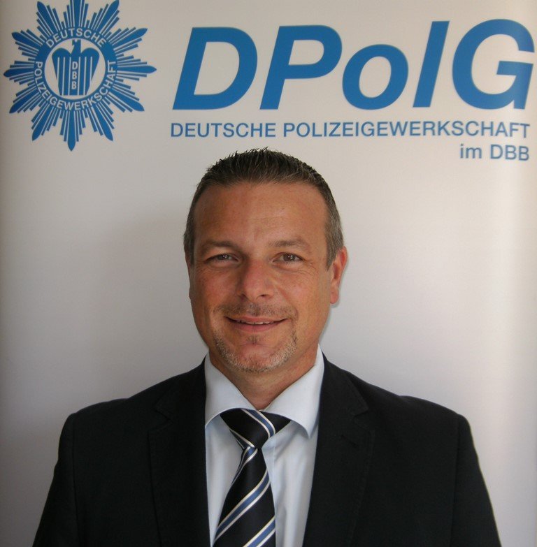 neuer Bezirksvorsitzender Christian Kiener Gewalt gegen Polizeibeamte steigt Bild: Deutsche Polizeigewerkschaft (DPolG) in der Oberpfalz