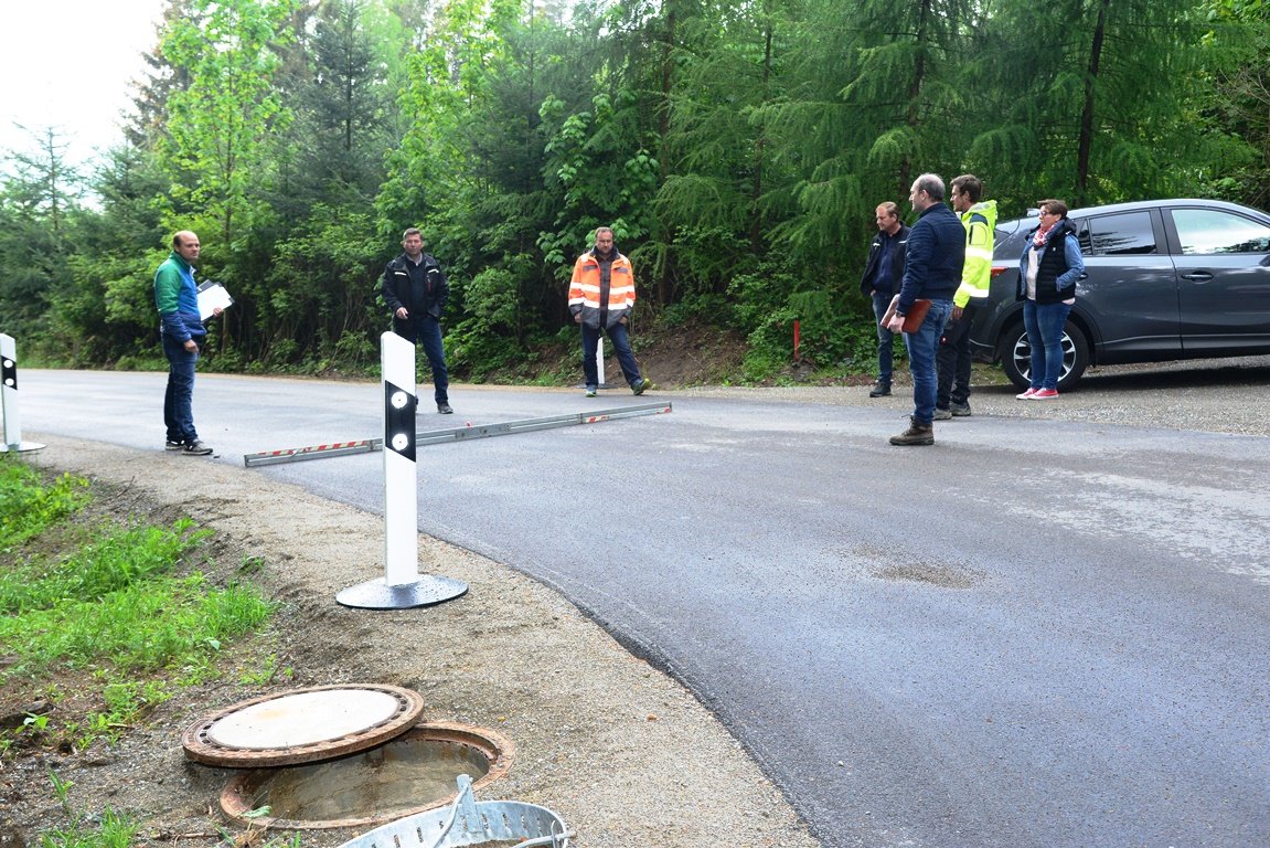Abschluss Sanierungsmaßnahmen an der Gemeindeverbindungsstraße Miesbrunn-Reinhardsrieth