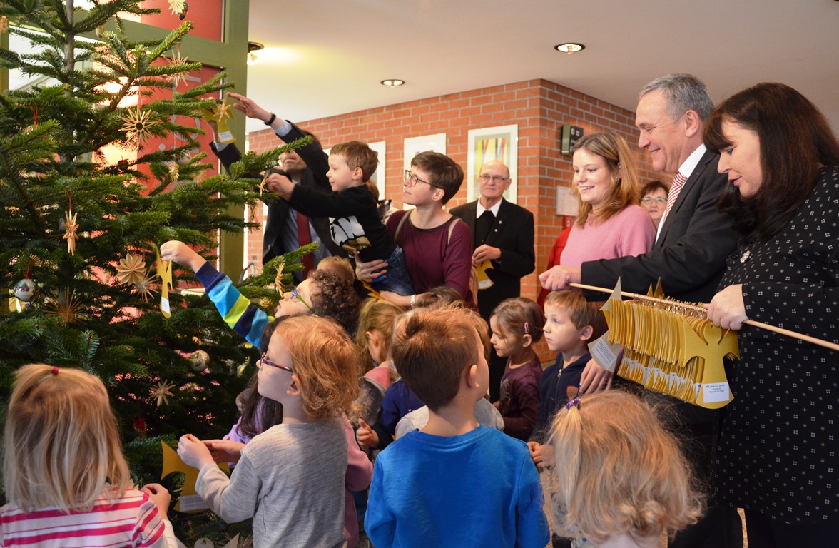 Ein Baum für Weiden Kindergarten St. Michael Seggewiß