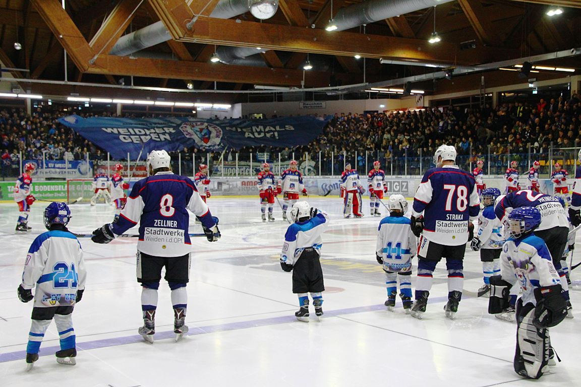 Derby Eishockey Selber Wölfe 1. EV Weiden Blue Devils (1)
