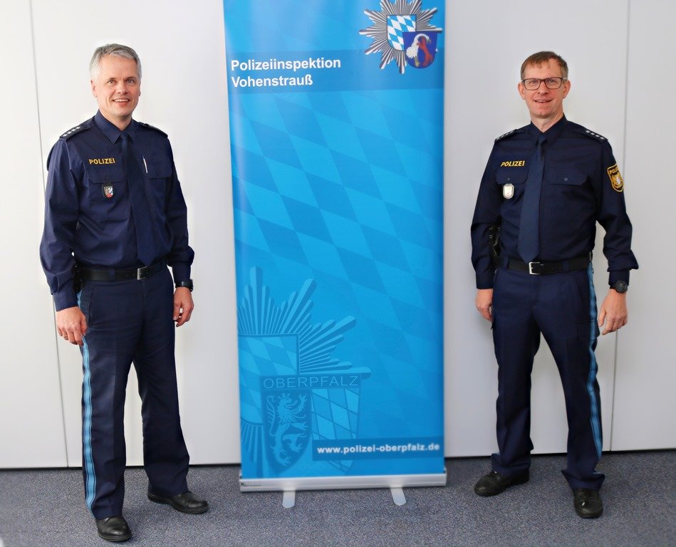 Thomas Mikolei (rechts) heißt der neue stellvertretende Dienststellenleiter der Polizei in Vohenstrauß. Er ist Nachfolger von Thomas Meiler, der zur Polizei nach Weiden wechselt.