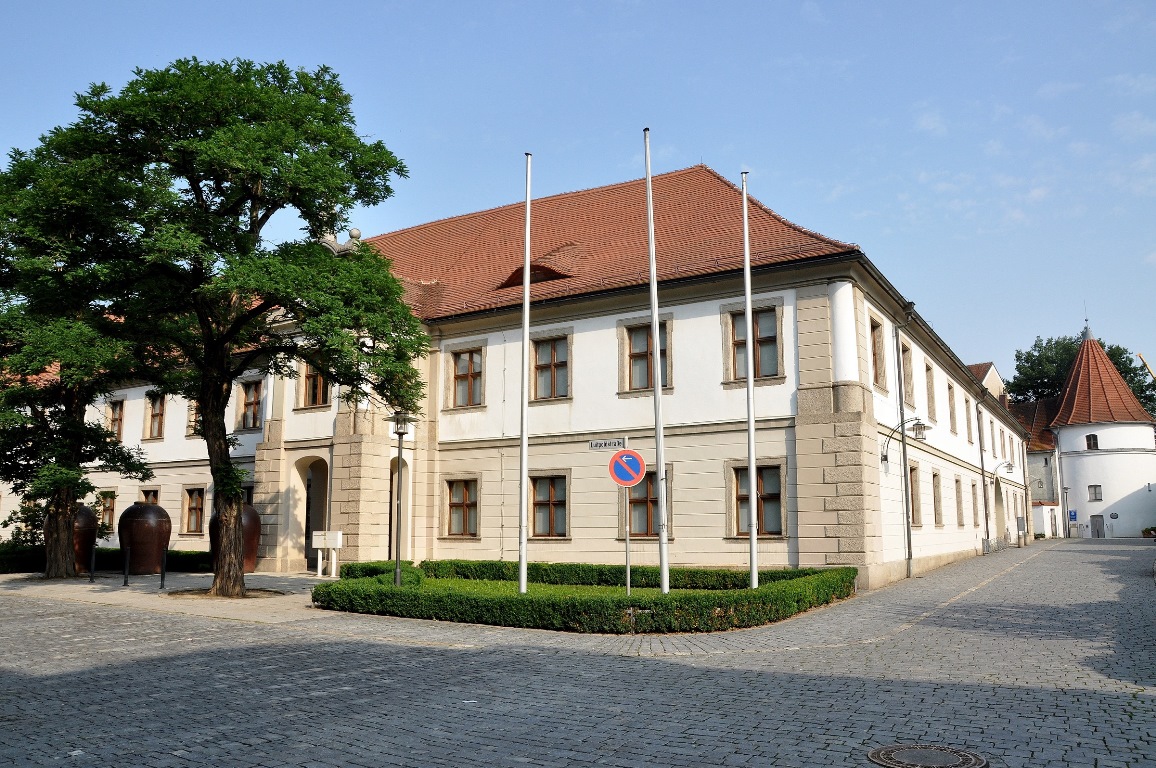 Zusammenarbeit von Stadt Wieiden und Kloster Waldsassen, Keramikmuseum, Regionalbibliothek