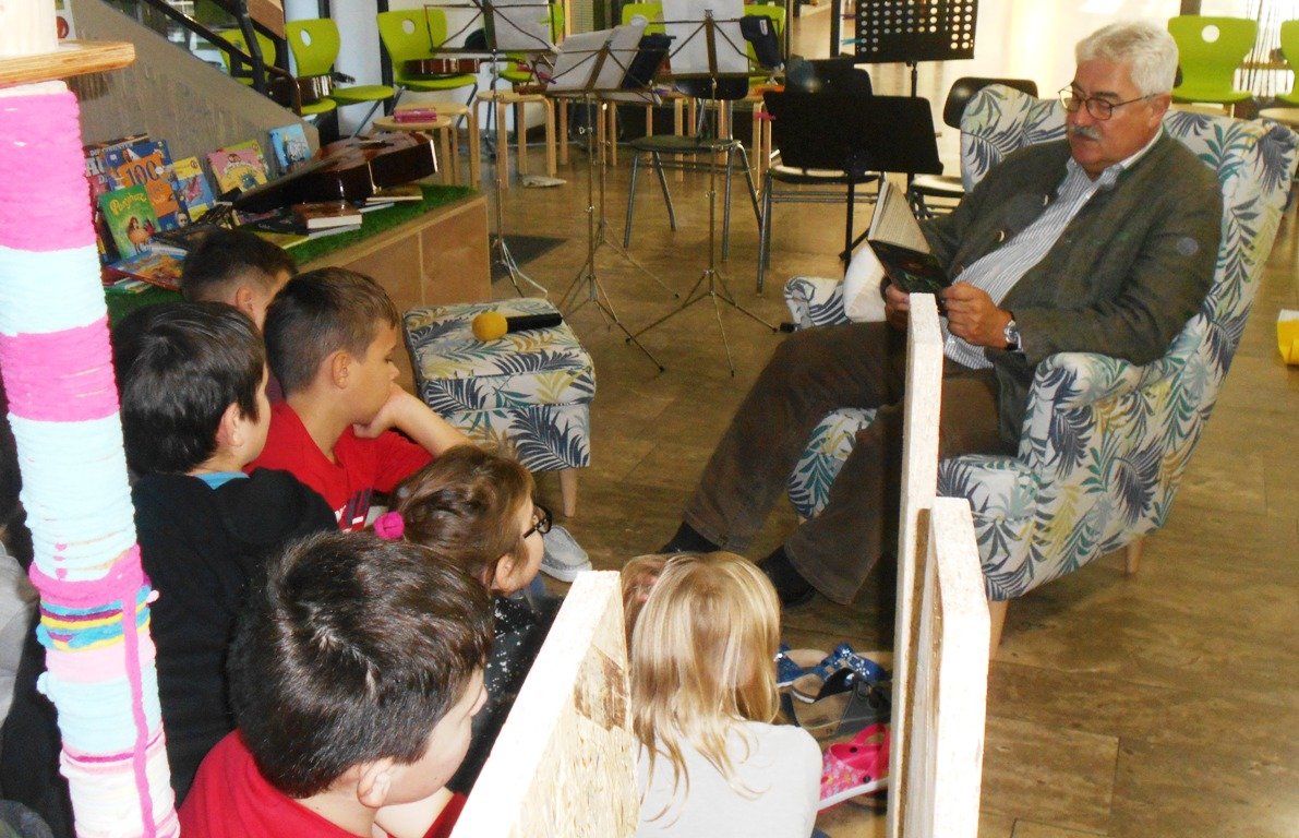Einweihung Lesewiese Grundschule Neustadt