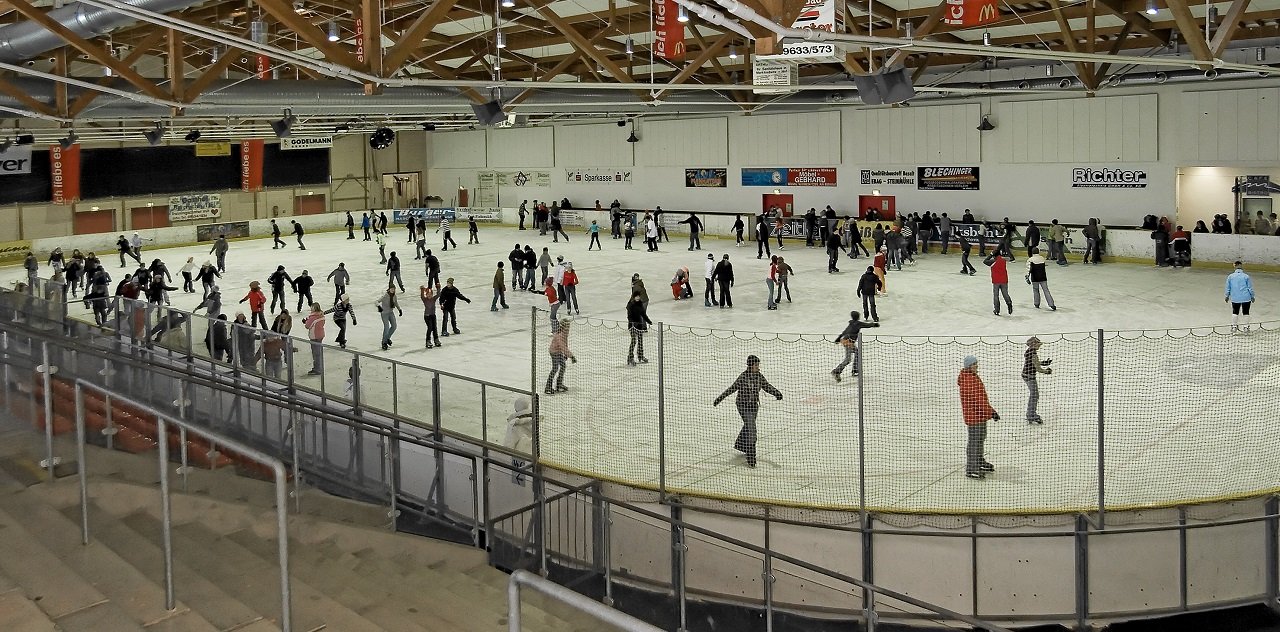 Eishalle in Mittereich öffnet Ende Oktober Veranstaltungen Hygieneregeln Corona Pandemie Landkreis genutzt Bild Gelis Fotostudio