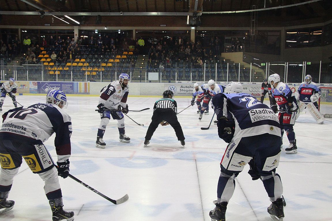Eishockey Weiden Blue Devils Weiden gegen SC Riessersee Garmisch 21.10.18 Bilder Jürgen Masching1