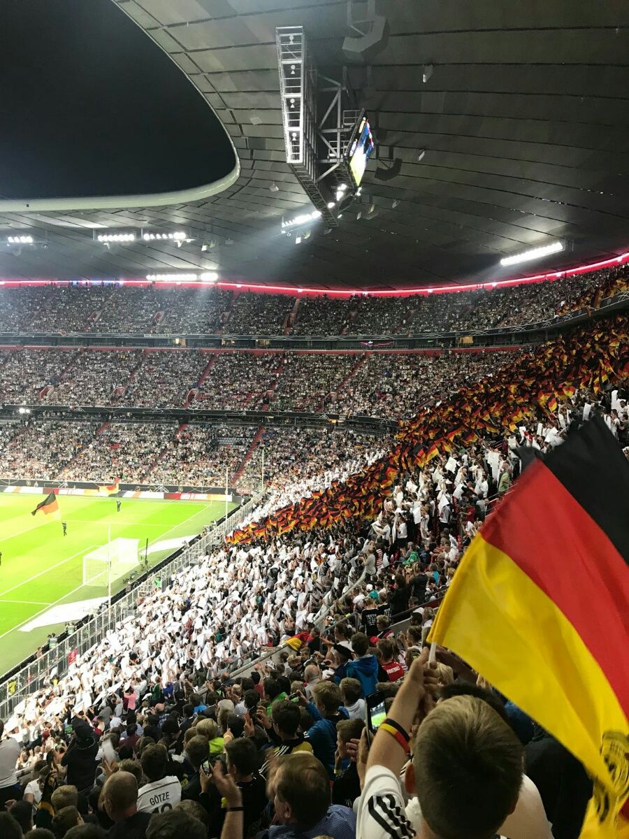 Fanfahrt nach München 112 Fußballfans aus Tirschenreuth und dem Stiftland München Fußball-Länderspiel Deutschland gegen Frankreich Bild Marco Schwägerl