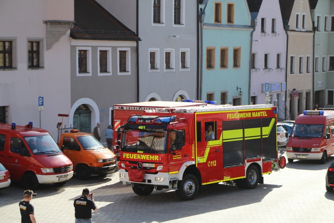 Feuerwehr Einsatzfahrzeuge Neustadt Eschenbach Mantel(22)