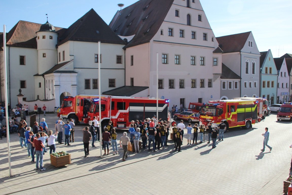 Feuerwehr Einsatzfahrzeuge Neustadt Eschenbach Mantel(23)
