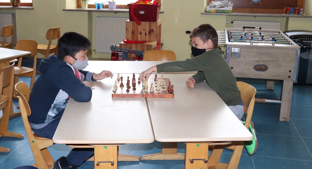 Schach Kinder Symbol Ganztagsschule Grafenwöhr Betreuung 4