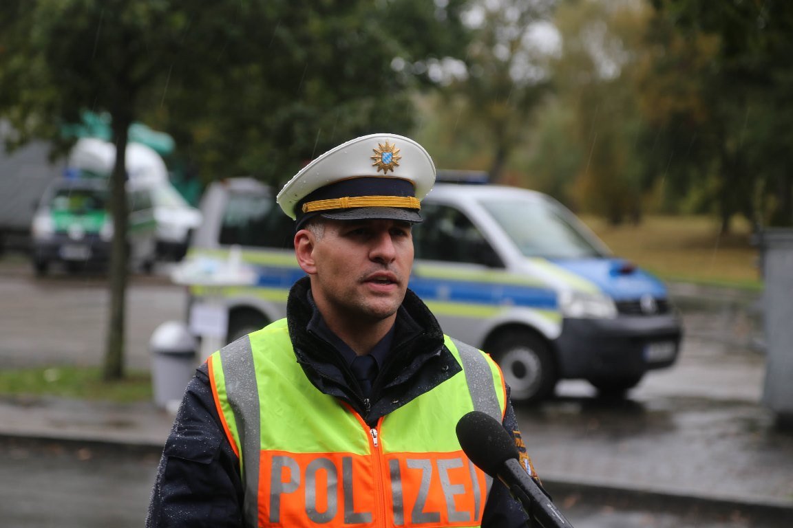 Polizeirat Andreas Schieder erklärt, was es mit der Großkontrolle auf sich hat. 