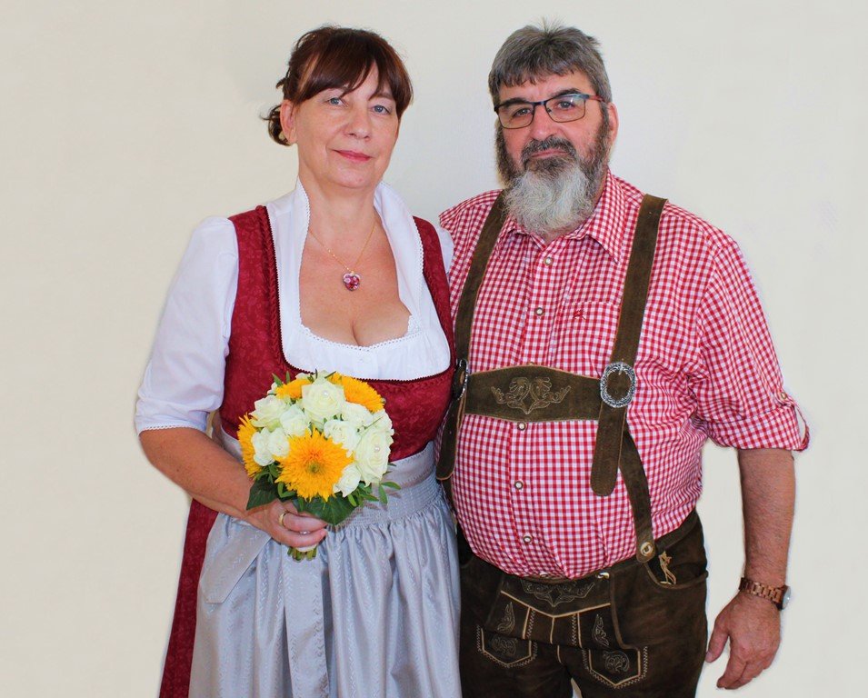 Lydia Gallitzdörfer und Klaus-Dieter Ullmann haben sich am 09. September 2020 das Ja-Wort gegeben! Bild: Standesamt Erbendorf. 