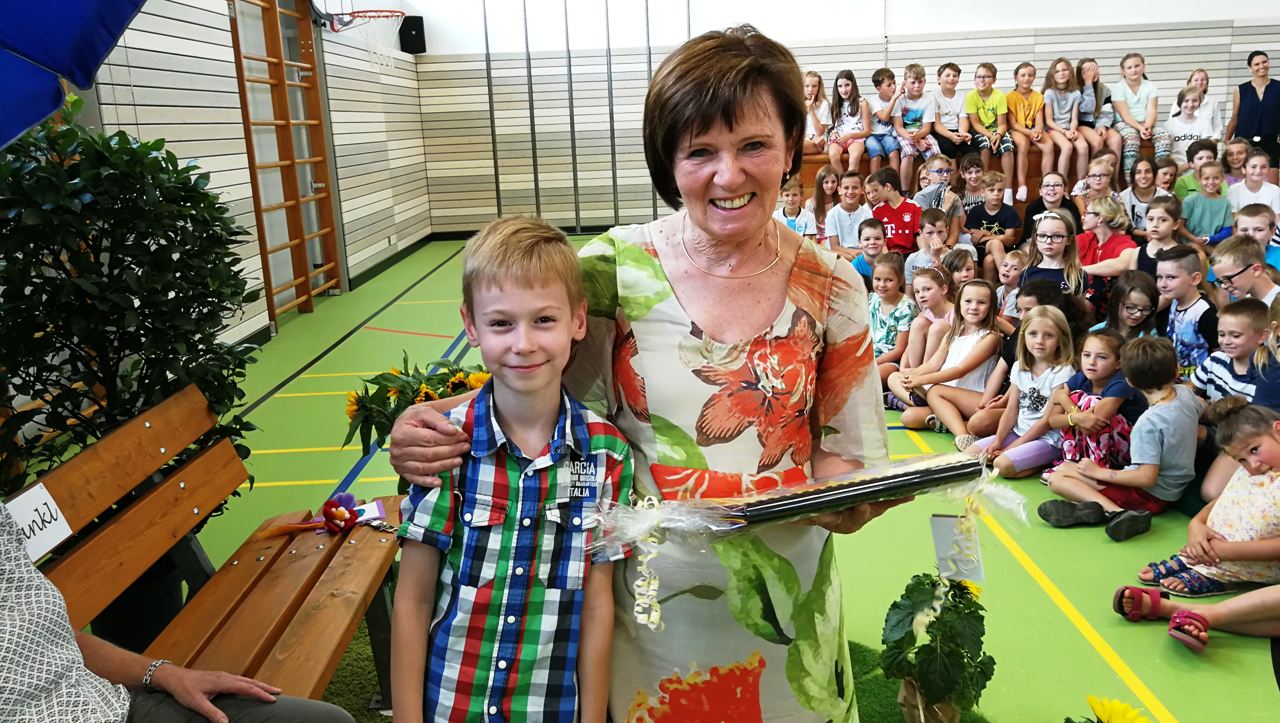 Abschied Grundschule Neustadt Irmgard Thaller und Elisabeth Freitag