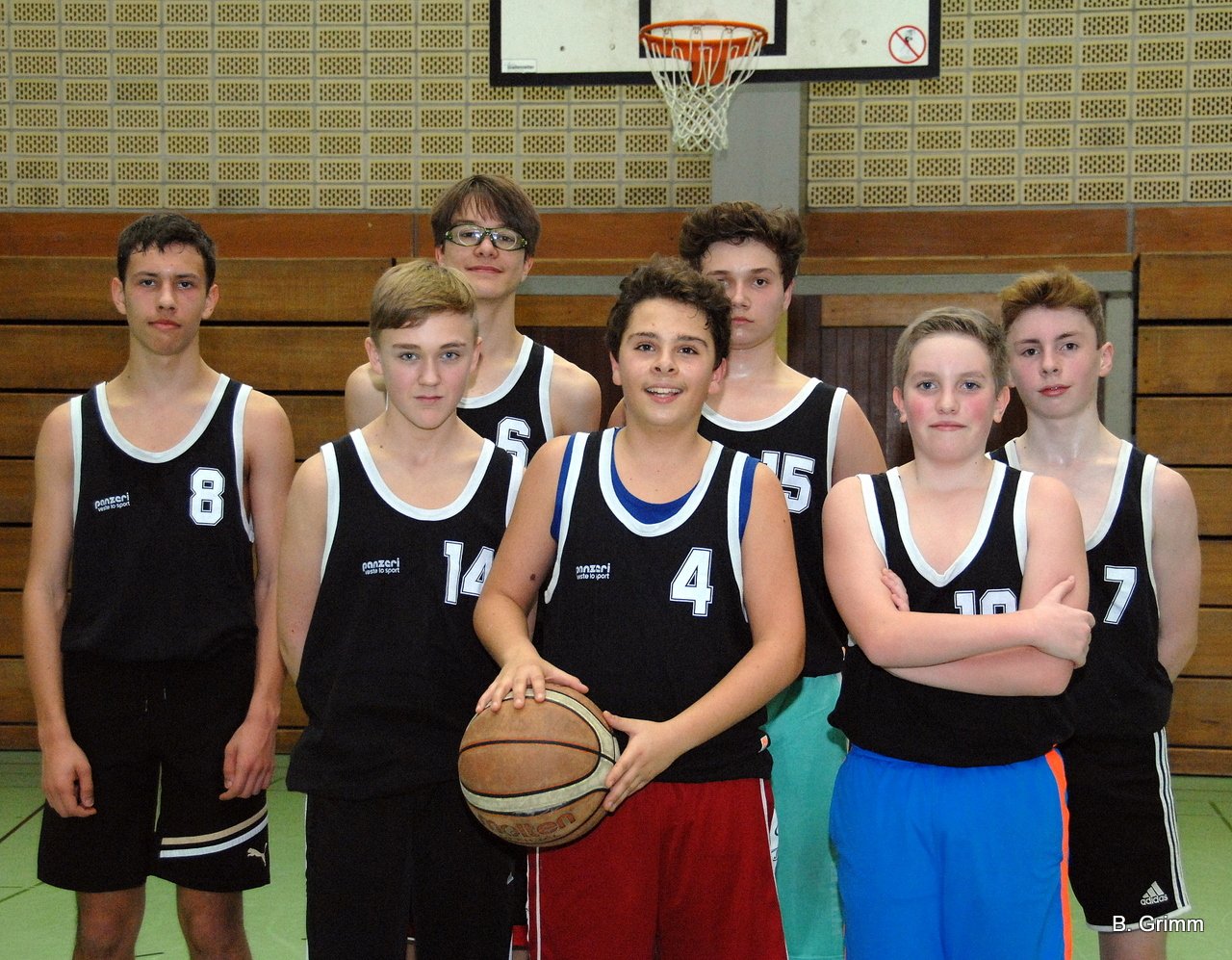 Motiviert waren auch die Basketballer des Kepler Gymnasiums - gegen die Sportler der Lobkowitz Realschule hatten sie aber keine Chance.