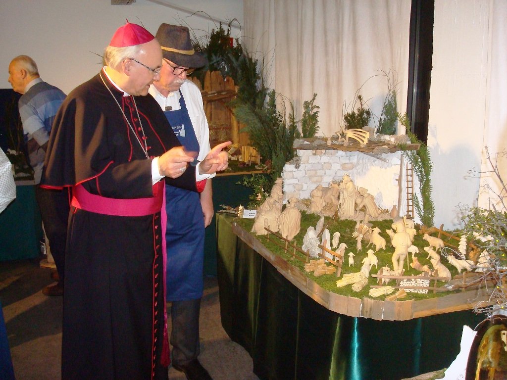Krippenausstellung Mitterteich Besuch Bischof (2)