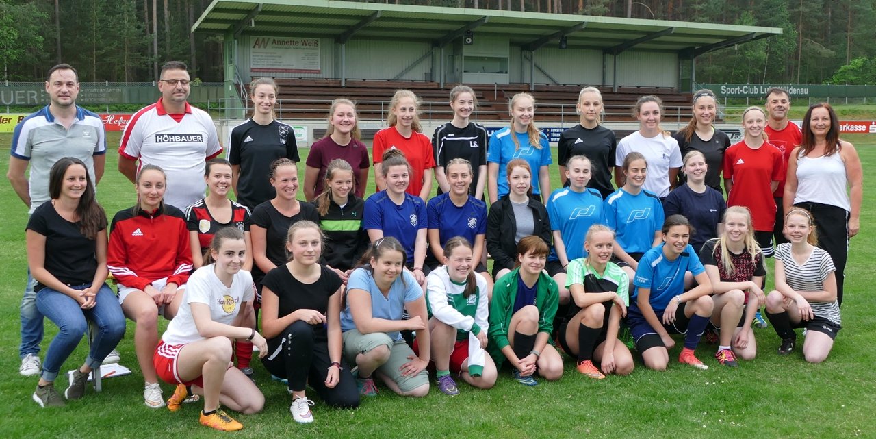 Luhe-Wildenau Damenfußball Damenmannschaft Frauenfußball Mannschaft Frauenmannschaft 1