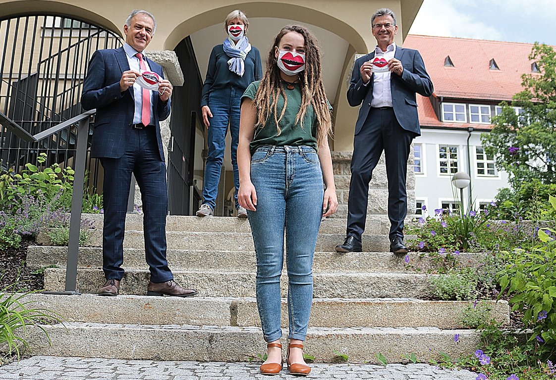 Maskenaktion Jugendbeauftrage Johanna Dötterl Tirschenreuth Mundschutz-Aktion Landratsamt