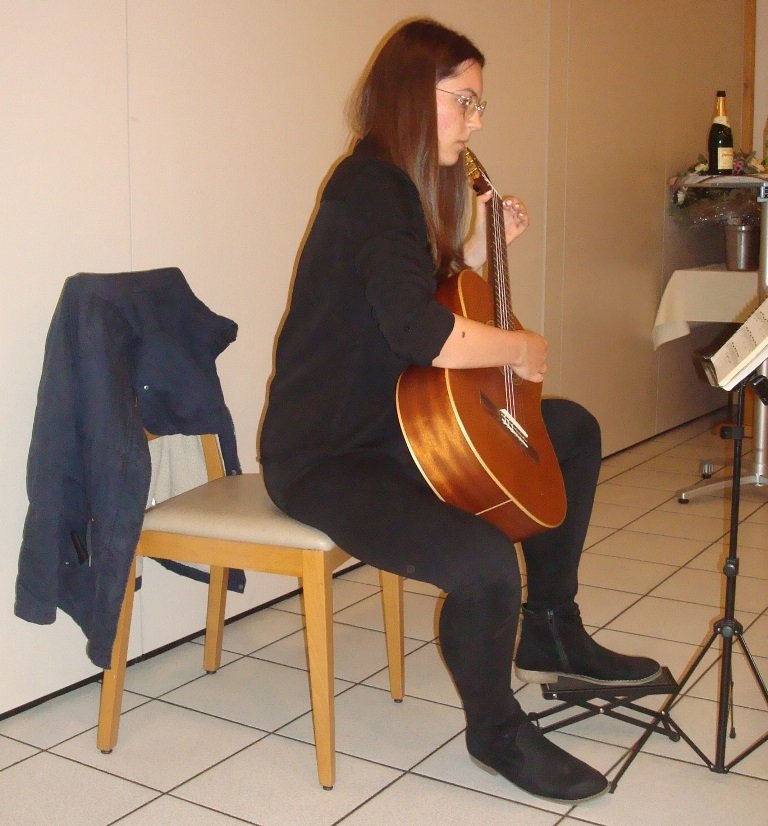 Melina Schedl sorgte mit klassischer Musik für die musikalische Umrahmung in der Festsitzung des Stadtrates