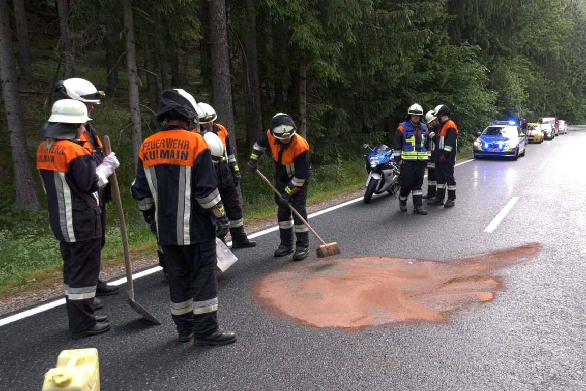 Motorradunfall Kulmain schwer verletzt Bilder NEWS5 Wellenhöfer08