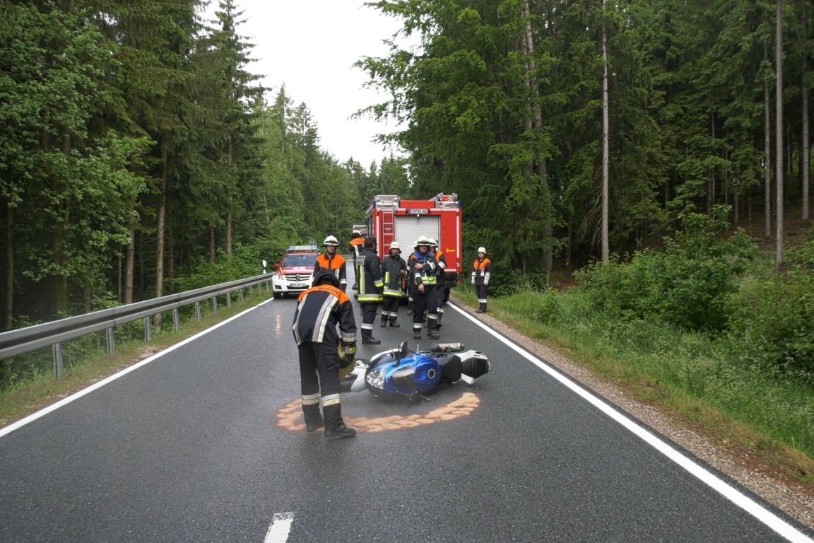 Motorradunfall Kulmain schwer verletzt Bilder NEWS5 Wellenhöfer10