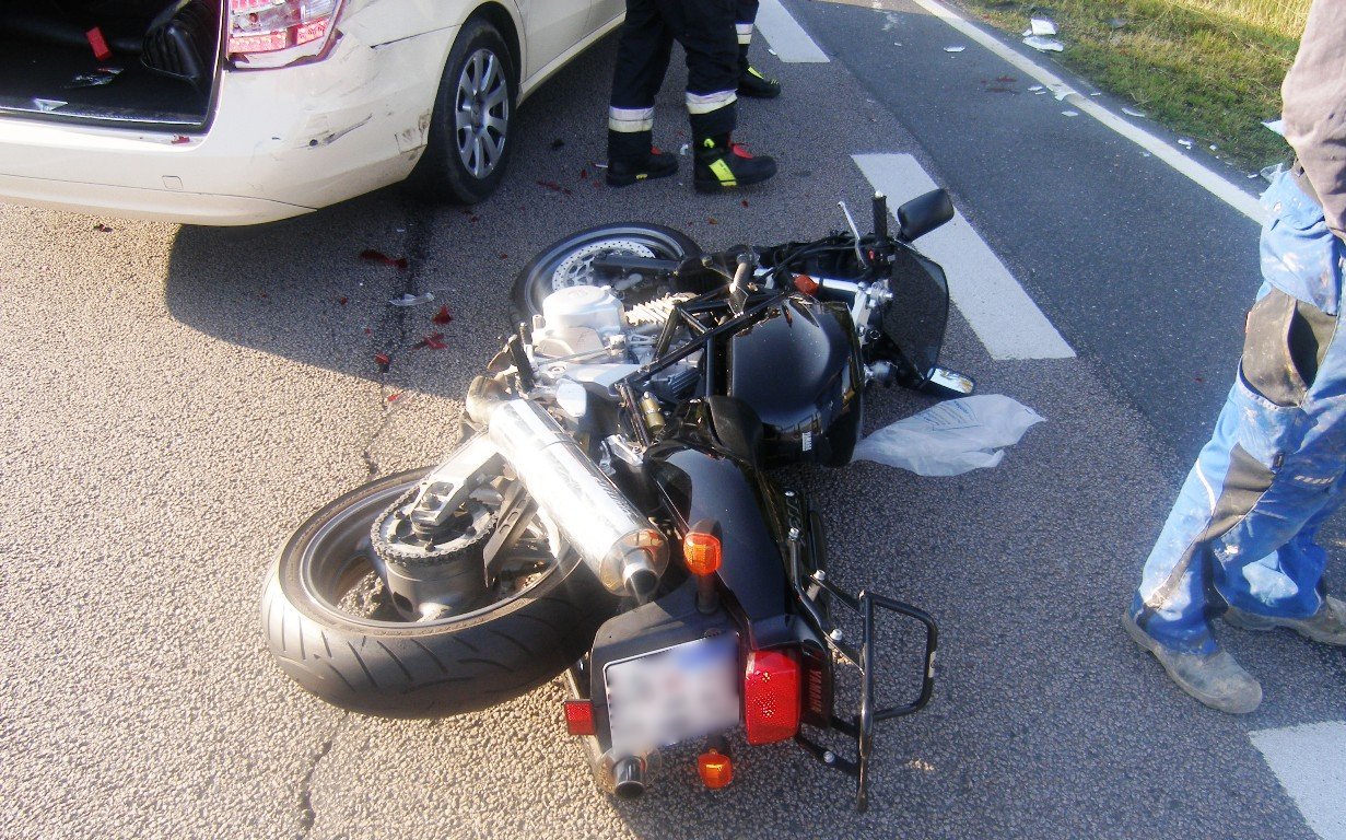 Motorradunfall B22 Altenstadt Mann schwer verletzt