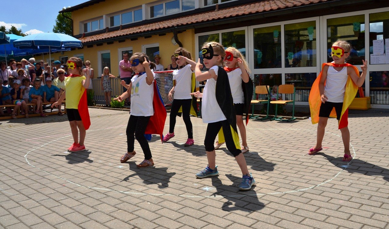 Grundschule und Kindergarten feiern gemeinsam Sommerfest Püchersreuth