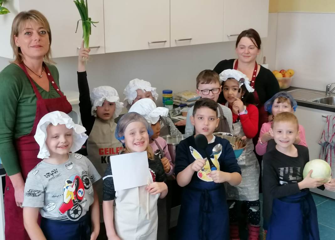 Offene Ganztagsschule Grafenwöhr Kulinarische Experimente Kulturen durch die Küche entdecken 7