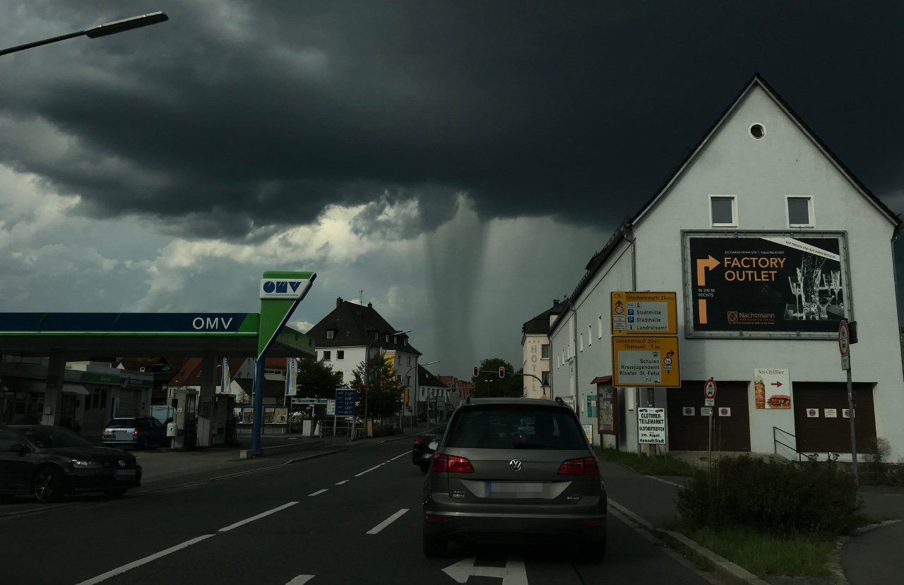 Regen Gewitter Sturm Neustadt Oberpfalz Hagel graue Wolken Unwetter