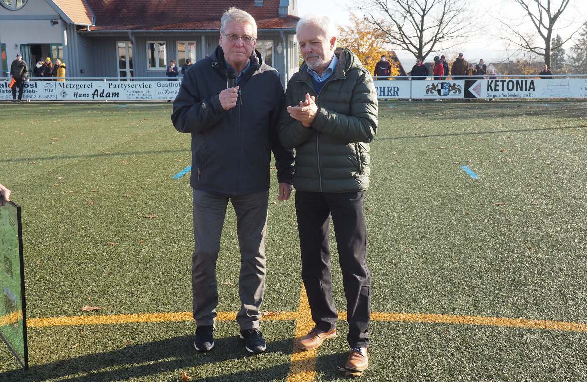 SV Parkstein Abschied treuester Fan Werner Ebneth Stadionsprecher Ehrenvorsitzender
